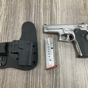 SMITH & WESSON 5906 9MM PISTOL