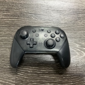 NINTENDO SWITCH PRO CONTROLLER 