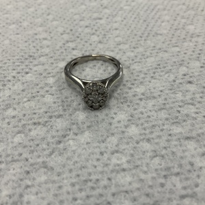 White Gold Cluster Ring 2.8g/14kt 