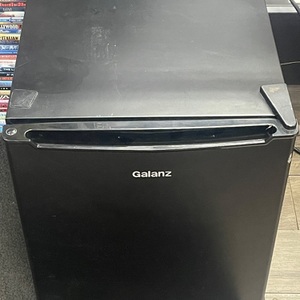 GALANZ GL17BK MINI FRIDGE
