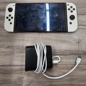 NINTENDO SWITCH OLED HEG-001 WITH CHARGER