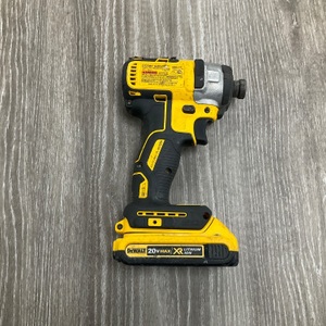 DEWALT 1/4" CORDLESS IMPACT DRIVER W/ 2AH BATTERY