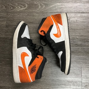 JORDAN 1 MID