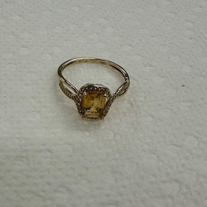 Gold 10kt Topaz & Diamond Ring