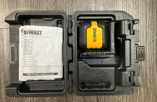 DEWALT LASER W/CASE