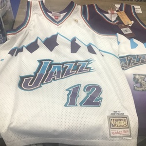 MITCHELL & NESS HOLOGRAPHIC MALONE JERSEY