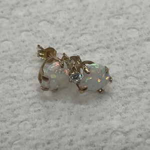 Yellow Gold Studs Earrings 0.7g/10kt
