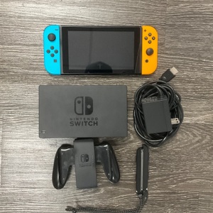 NINTENDO SWITCH W/ DOCK & CHARGER