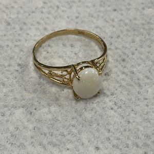 10K Yellow Gold Solitaire Opal Ring Size 7 1.3Gr