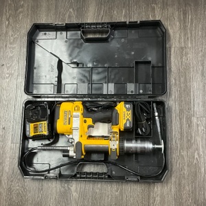DEWALT 20V MAX POWERED GREASE GUN 