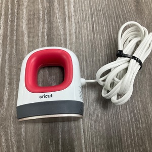 CRICUT EASYPRESS MINI IRON WITH BASE