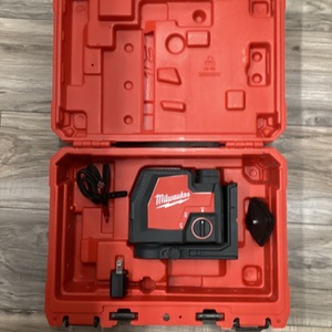 MILWAUKEE 100' GREEN LINE LASER LEVEL