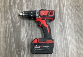 MILWAUKEE 1/2" HAMMER DRILL W/3.0 AH BATTERY