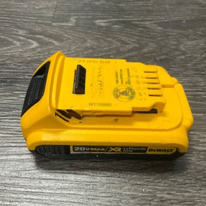 DEWALT DCB203