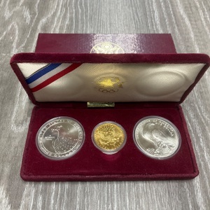 1983 - 1984 US OLYMPICS GOLD & SILVER PROOF COMMEMORATIVE 3 COIN SET WITH BOX