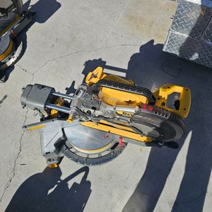 DEWALT DCS781 20V 12" COMPOUND DUAL BEVEL MITER SAW TOOL ONLY