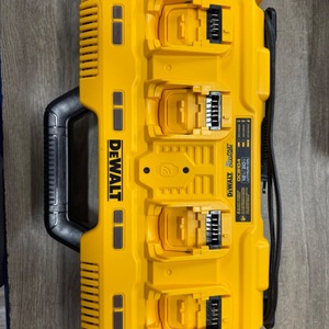 DEWALT FOUR PORT CHARGER
