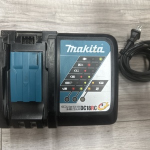 MAKITA 18V BATTERY CHARGER