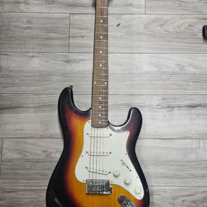 SILVERTONE ELECTRIC GUITAR