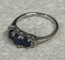 10K WHITE GOLD SAPPHIRE & DIAMOND RING