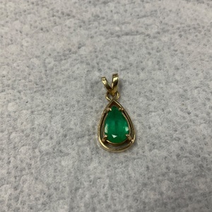 14K YG 2.1Gr Pear Green Stone Pendant
