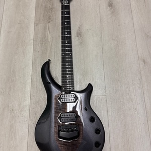 ERNIE BALL MUSIC MAN MAJESTY ELECTRIC GUITAR