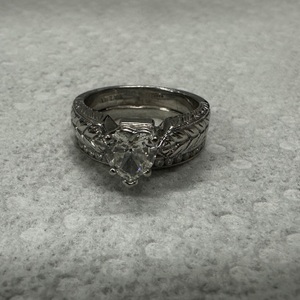 White Gold Solitare Ring 10.7g/14kt