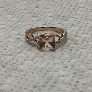14K Rose Gold Pink Stone Diamond Ring Size 6.25 3.10Gr