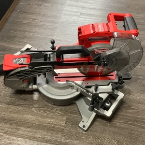 MILWAUKEE M18 FUEL COMPOUND MITER SAW