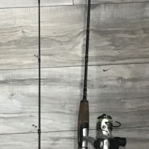 FLUEGLER MONARCH FISHING POLE