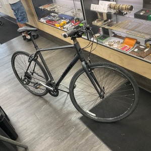 GIANT ESCAPE 3 ROAD BIKE