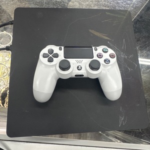 SONY PS4 1TB W/ REMOTE AS-IS 