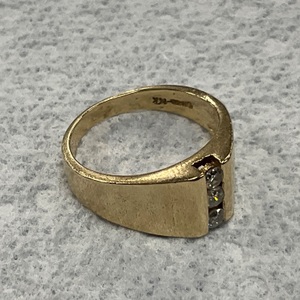 14K Yellow Gold Three Stone Diamond Brushed Band Ring 6.4Gr Size 7.25