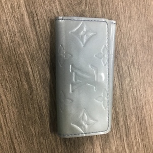LOUIS VUITTON VERNIS 4 KEY HOLDER