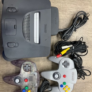 NINTENDO 64 W/TWO CONTROLLERS