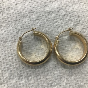 Yellow Gold Hoops Earrings 1.6g/14kt 