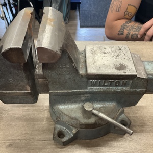 WILTON BENCH VISE