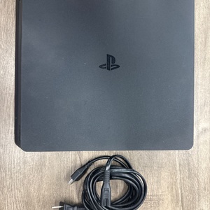SONY PLAYSTATION 4 CUH-2215B 1TB NO CORDS OR CONTROLLER