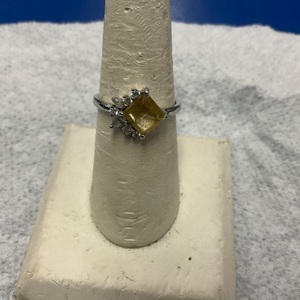10K White Gold Yellow Stone & diamond Ring 3.0 Gr Size 9
