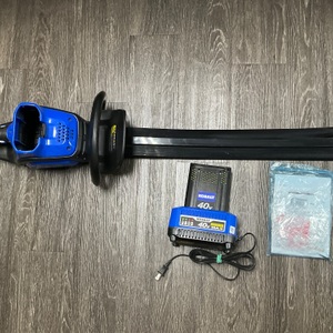 KOBALT 40V 24" HEDGE TRIMMER WITH BATTERY AND CHARGER 