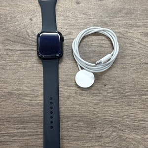APPLE WATCH SERIES 8 45MM & CHARGER