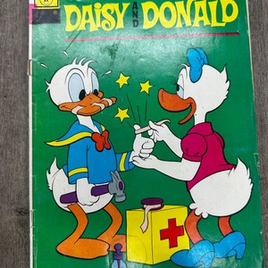 DISNEY DAISY & DONALD COMIC BOOK