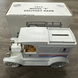 ERTL 1913 MODEL "T" DELIVERY BANK
