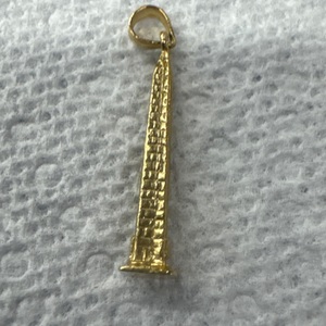 Yellow Gold 14kt 1.9gr Monument Charm
