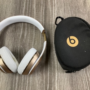 APPLE A1796 BEATS SOLO 3 WIRELESS HEADPHONES PFC WITH CASE A3