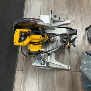 DEWALT 12" MITER SAW  DWS715