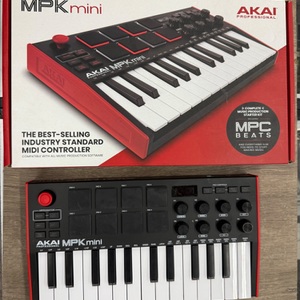 AKIA  PMK MINI MIDI CONTROLLER