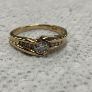 14K Yellow Gold Diamond Ring 3.4gr Size 6.25