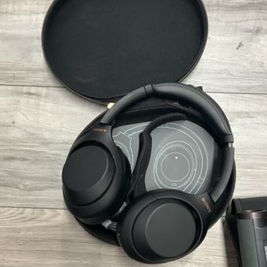SONY WH-1000XM4 NOISE CANCELLING HEADPHONES
