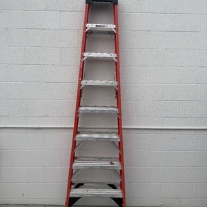 WERNER 8' A FRAME FIBERGLASS LADDER